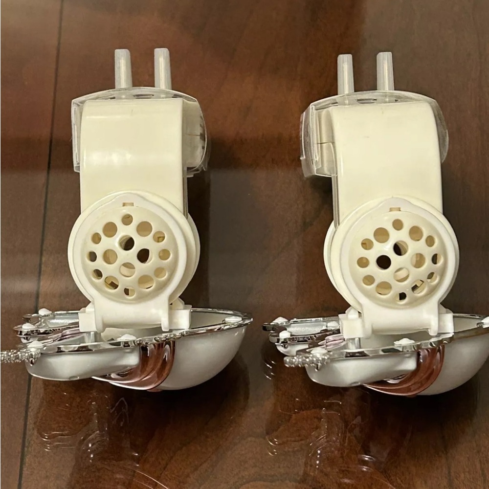 NWT Bath & Body Works Wallflower Plug In Polar Bear Snowflake Set of 2 - Picture 10 of 12